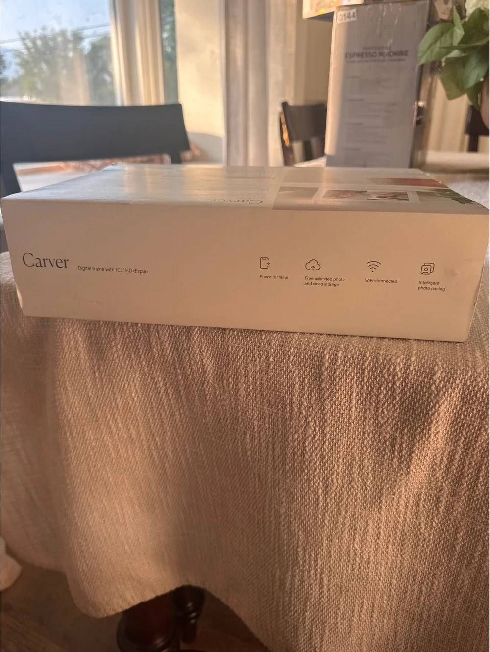 Aura Carver Digital Picture Frame 10.1